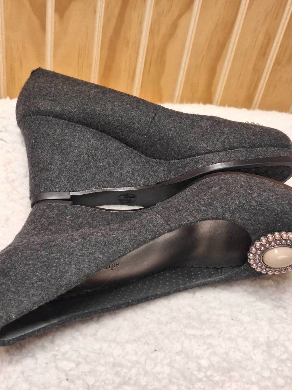 NEW Lindsay Phillips Wedge Pumps with Jeweled Brooch - Gray 7